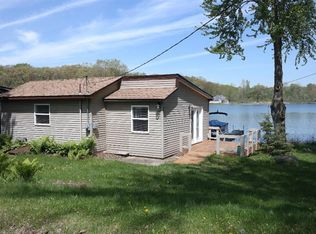 2571 Melvin Rd, Pinckney, MI 48169