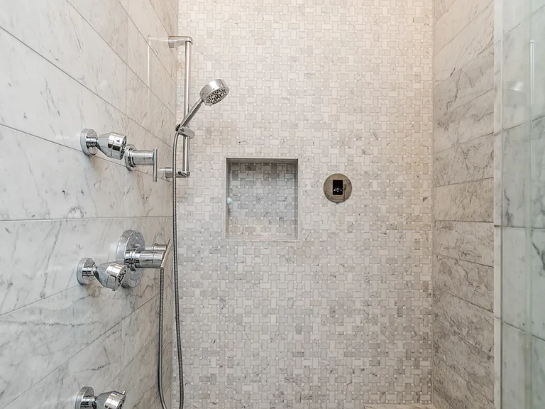 2236 W Shakespeare Ave — Photo 18