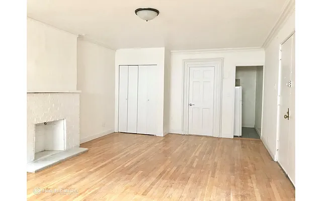 Rented by Douglas Elliman | media 20