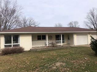 405 Peru Rd, Seatonville, IL 61359