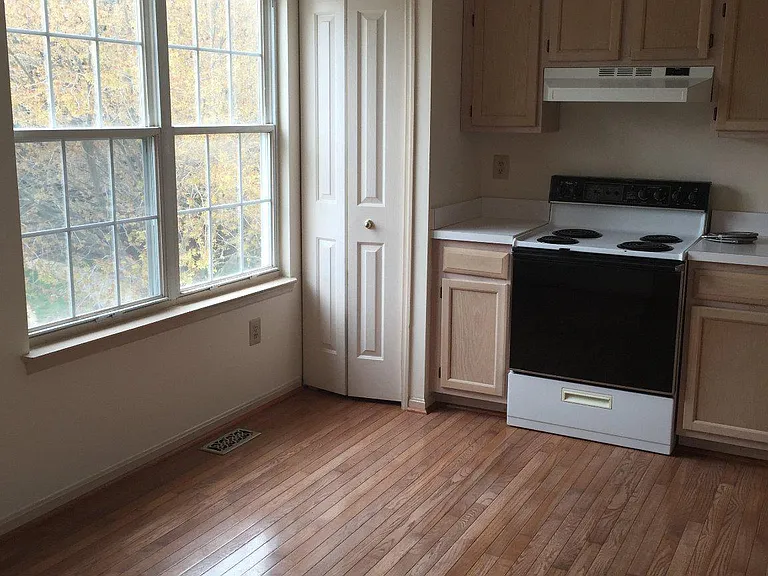 9324 Daly Ct — Photo 5