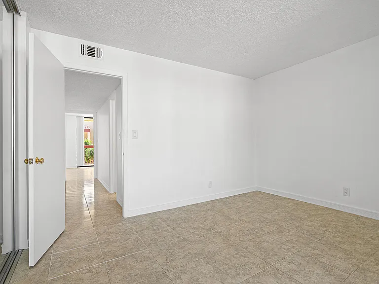 769 SE 1st Way — Photo 26