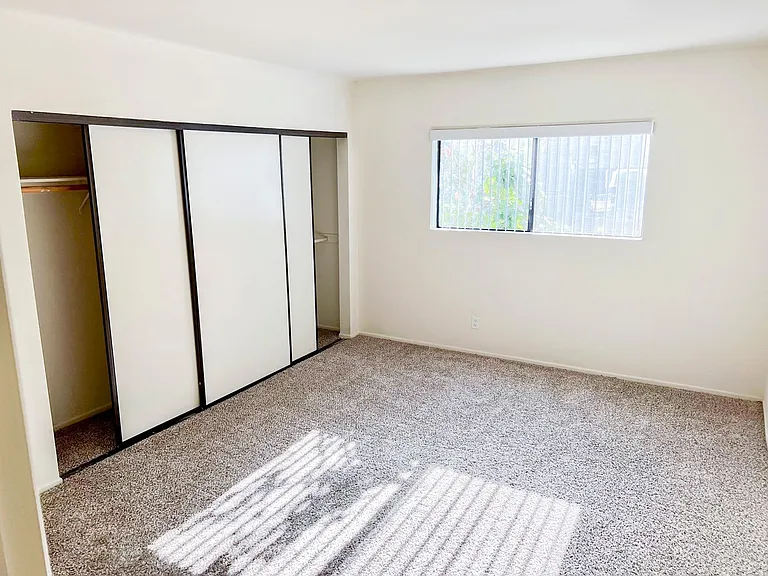 15222 Magnolia Blvd — Photo 8