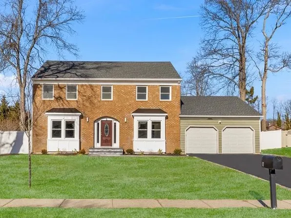 8 Timber Ridge Drive, Commack, NY 11725