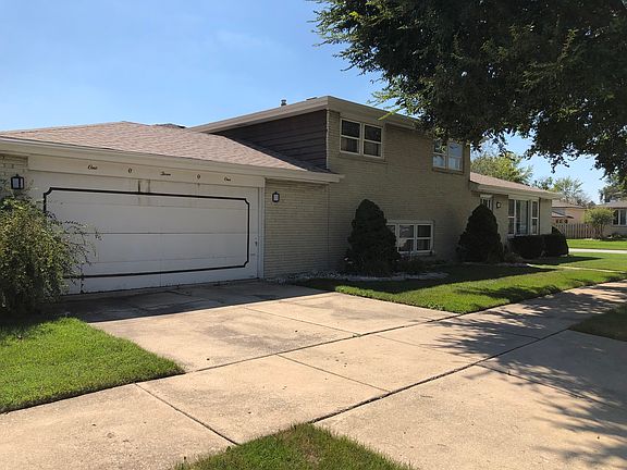 3rd image of 10301 Lamon Ave