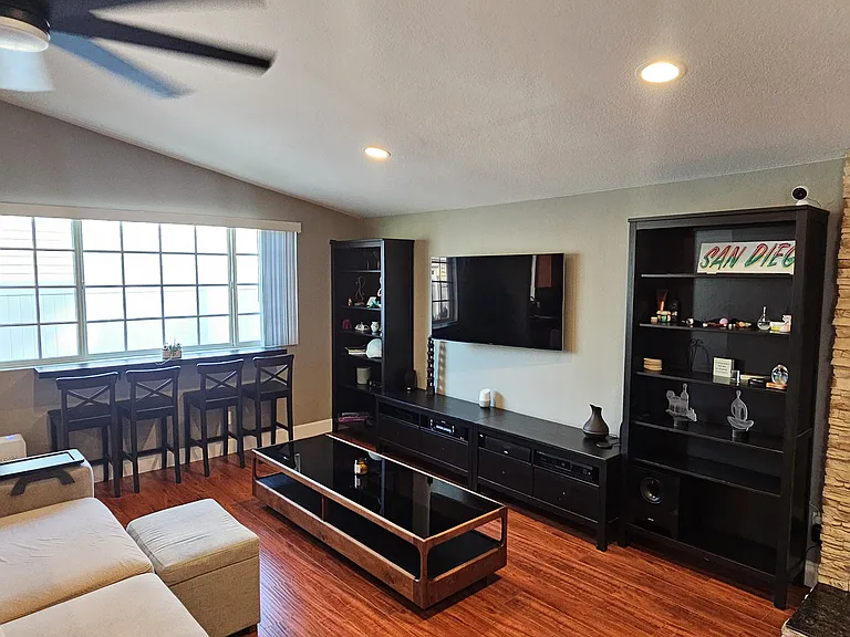 2494 Larrabee Pl — Photo 4
