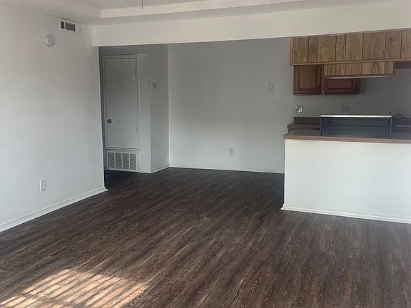 2nd image of 716 NE 11th St #716
