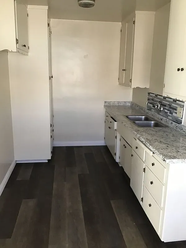 2 bed, 1.0 bath, 675 sqft, $2,350 — Photo 3