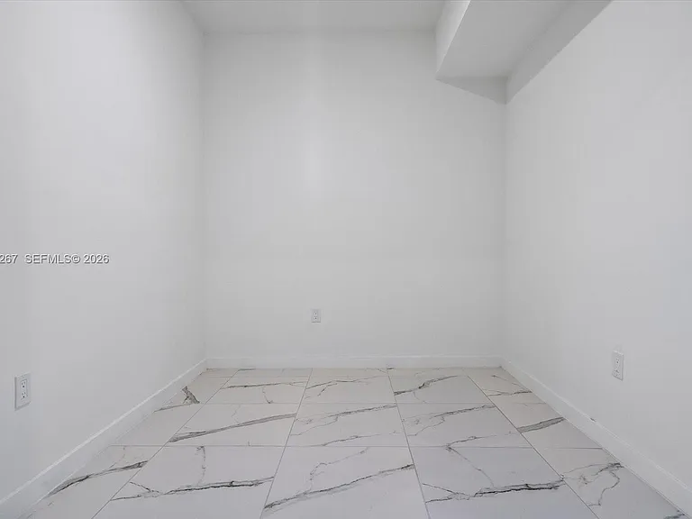 420 SW 7th Ave #204 — Photo 5