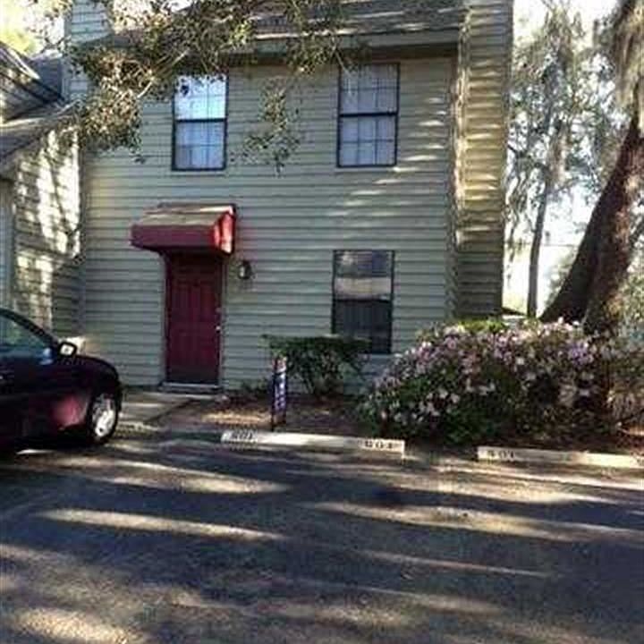 1st image of 601 Island Pines Dr