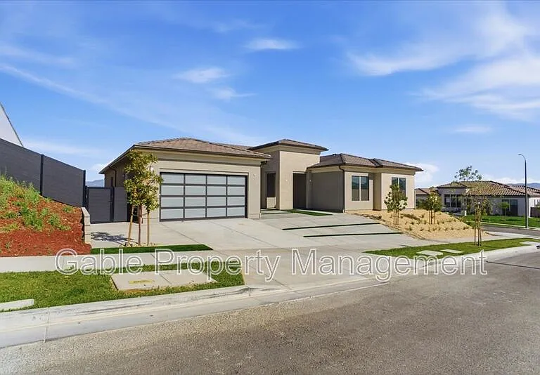 30000 N Camino Los Robles — Photo 1
