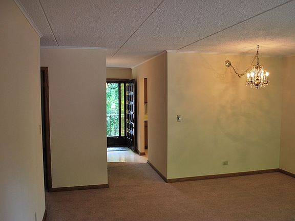 4th image of 6233 N Niagara Ave APT 3B