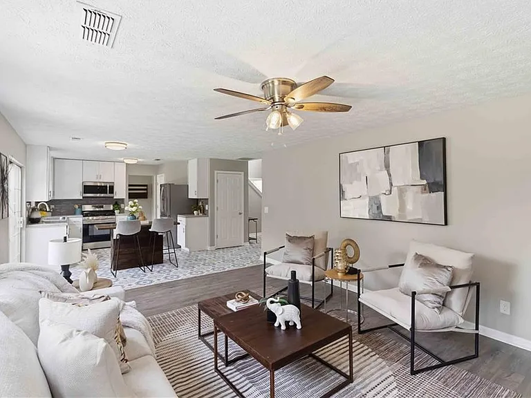405 Plantation Way — Photo 13