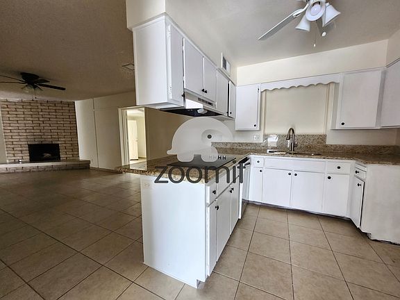 4th image of 1045 N March St