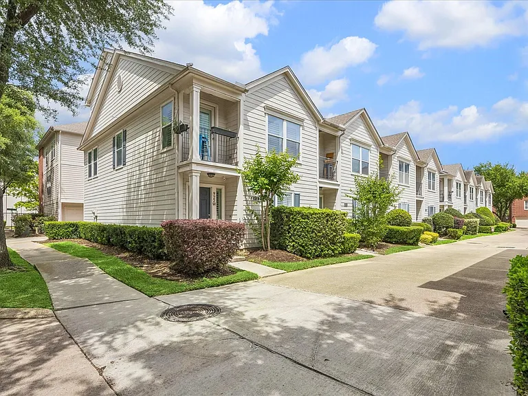 922 W Heights Hollow Ln — Photo 28