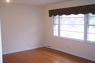 1st image of 138 Oakwood Cir
