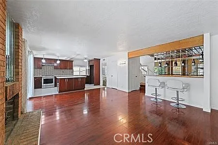 1348 Tabor Ln — Photo 3
