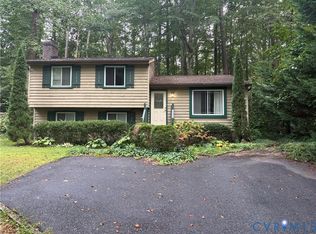 13207 Gate Post Ct, Midlothian, VA 23112