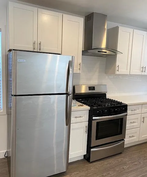 South Redondo Apartments — Photo 14