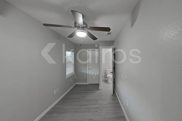 10405 Barada St — Photo 16