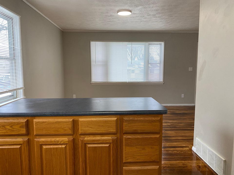 1st image of 5313 Woodbine Ave