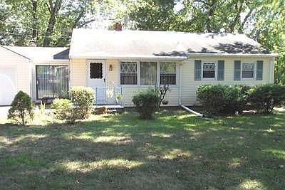 2nd image of 16 Circle Dr N