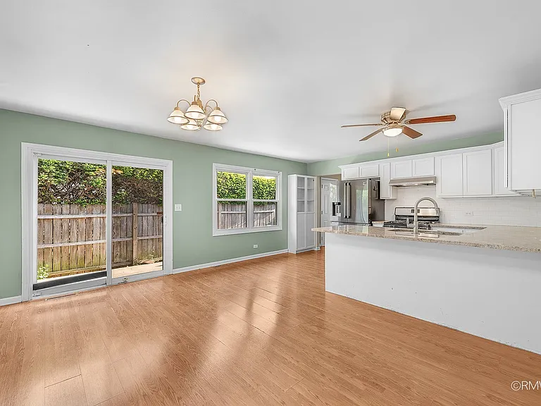 111 E Magnolia St — Photo 5