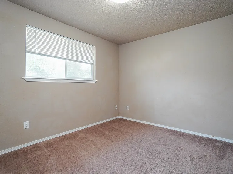 2208 S Owyhee St — Photo 17