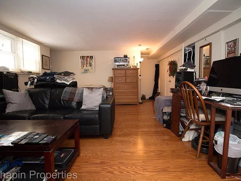 105 Chestnut St #1B — Photo 2