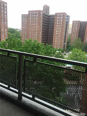 Sold by Winzone Realty Inc | media 1