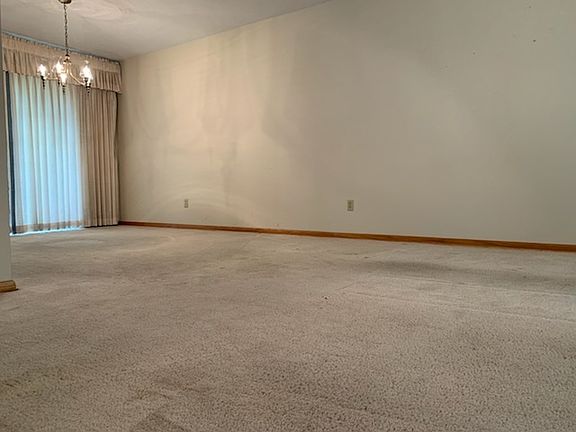 3rd image of 130 Larkspur Dr
