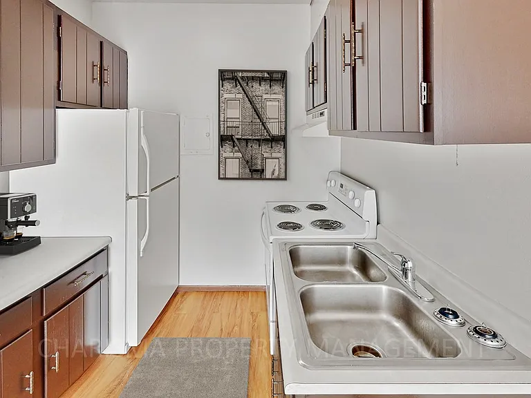 Cedar House Apartments — Photo 10