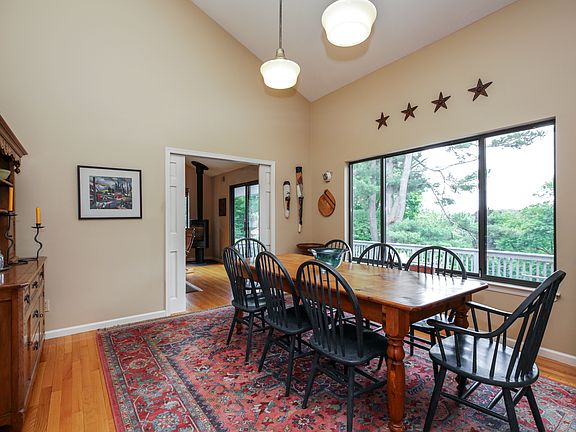Dining Room w/Vaulted Ceiling/View to Family Rm