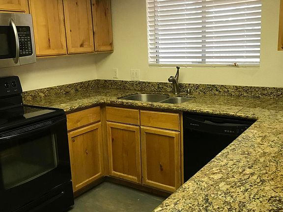 3rd image of 2617 E Isabella Ave