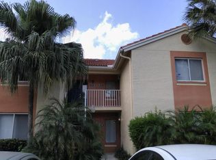 1247 The Pointe Dr, West Palm Beach, FL 33409