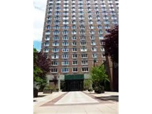 Rented by Douglas Elliman | media 8