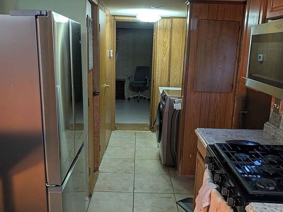 4th image of 3444 Iris Ave