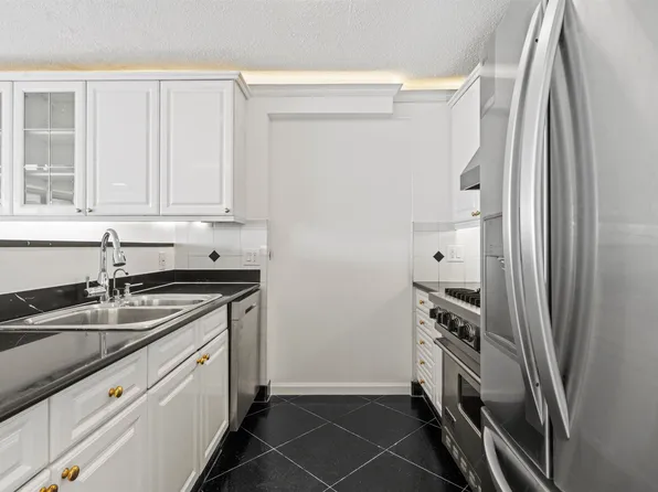 7004 Blvd East image 16 of 42