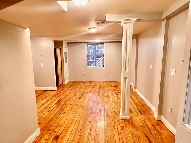 28 E Grand Ave #BB-0 — Photo 8