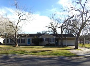 305 W Converse St, Weimar, TX 78962