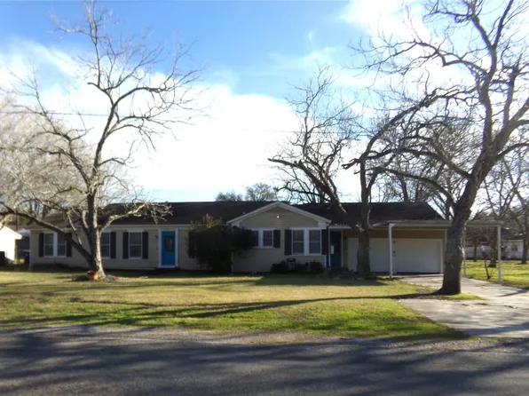 305 W Converse St, Weimar, TX 78962