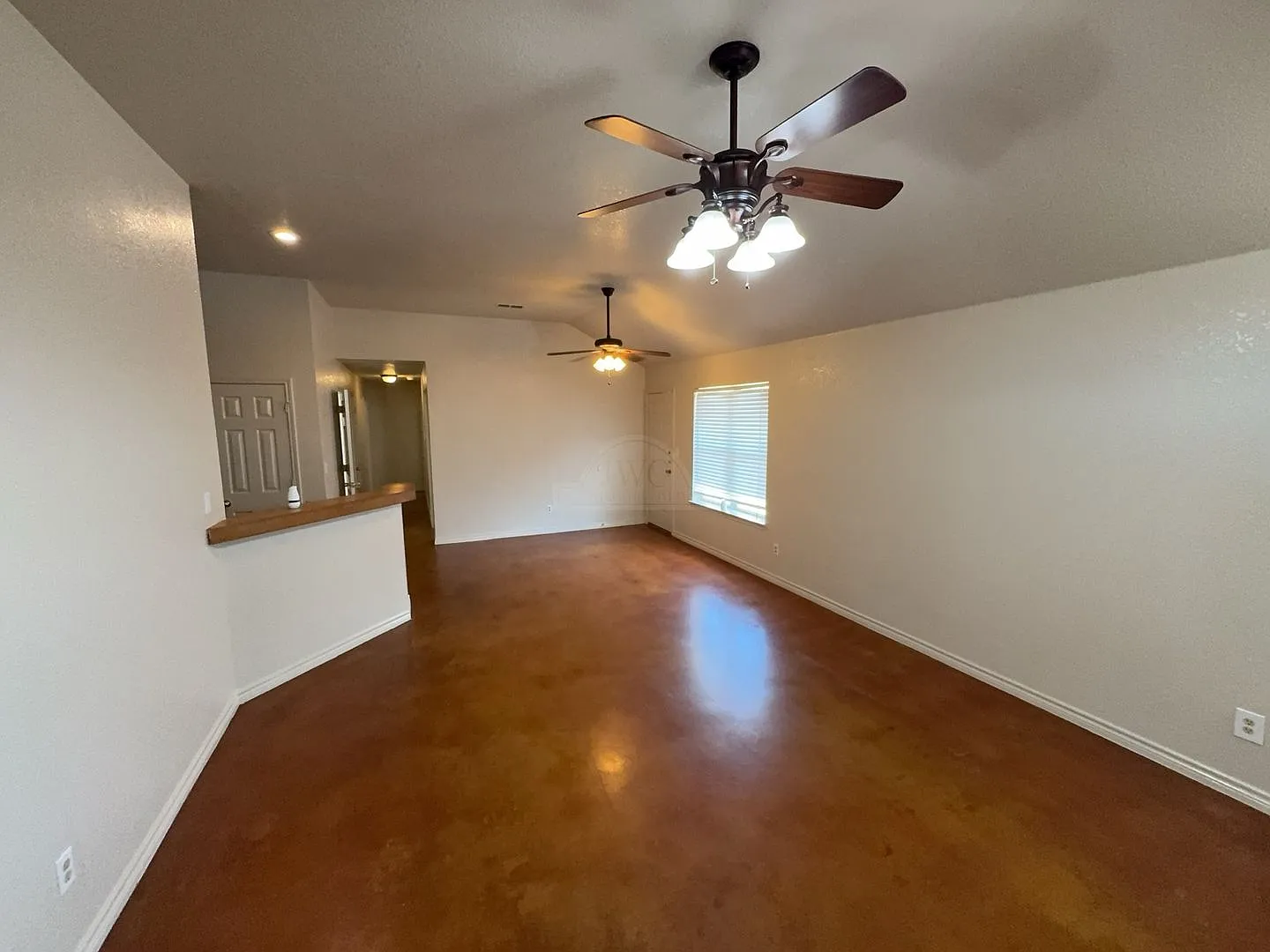 2105 Charleston Court — Photo 4
