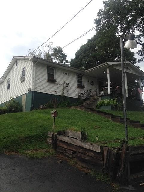 2nd image of 102 Vance St