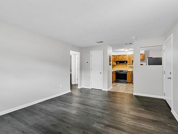 3rd image of 176 Maple Ave APT 7-1