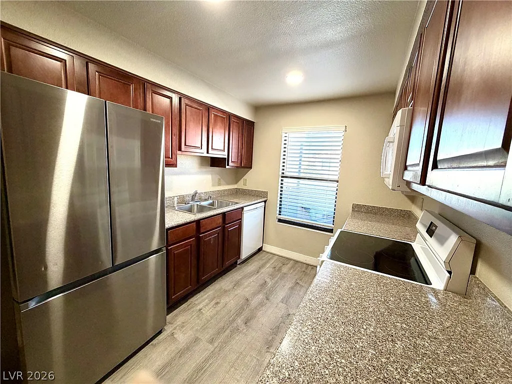 1 bed, 1.0 bath, 720 sqft, $1,200 — Photo 3
