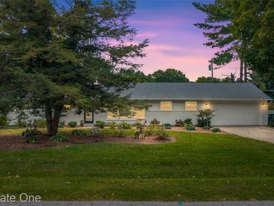 1904 Meadow Ridge Dr, Commerce Township, MI, 48390