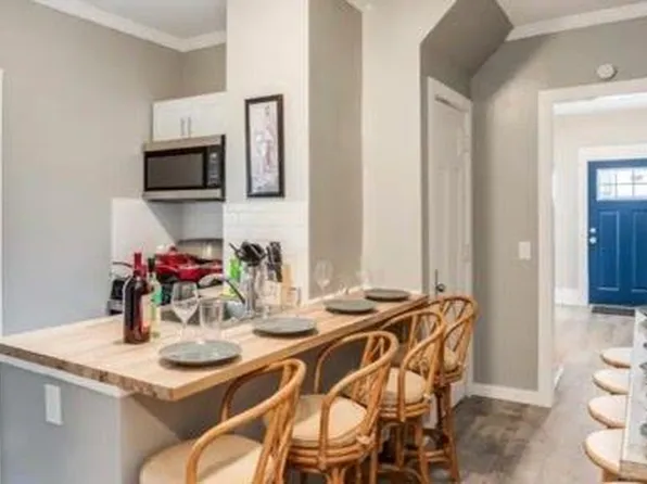 1203 S Plymouth Ave, Rochester, NY 14611