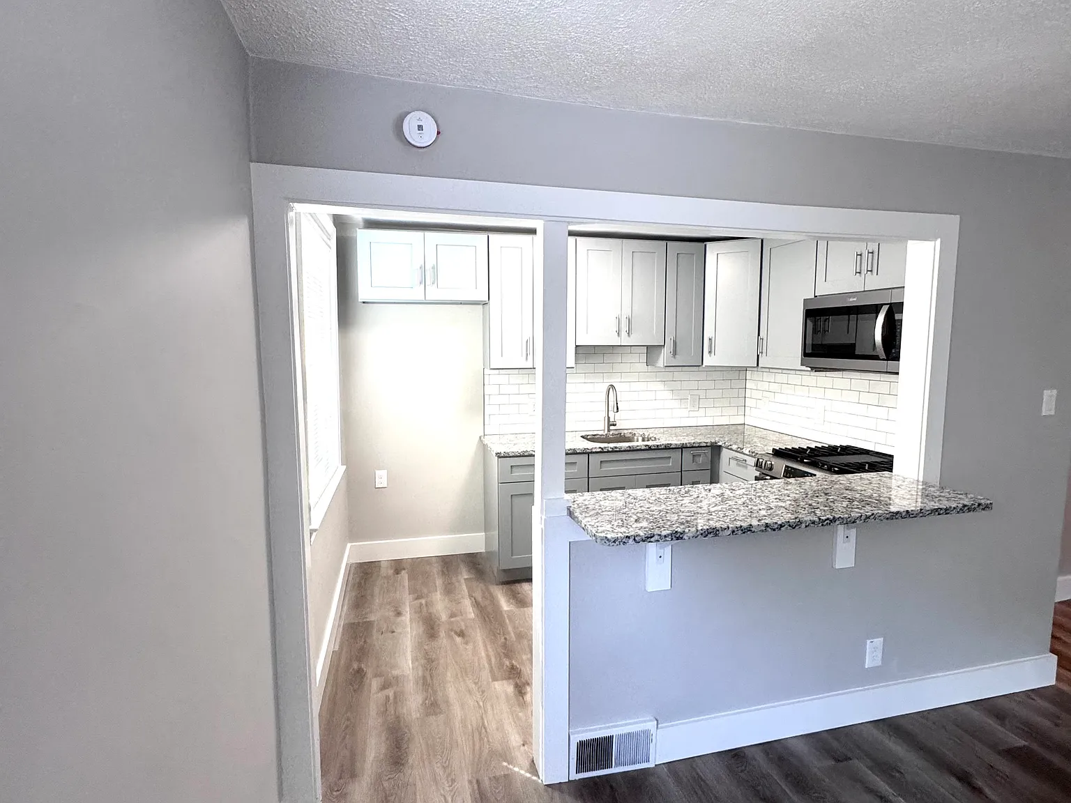 2 bed, $1,600 — Photo 4