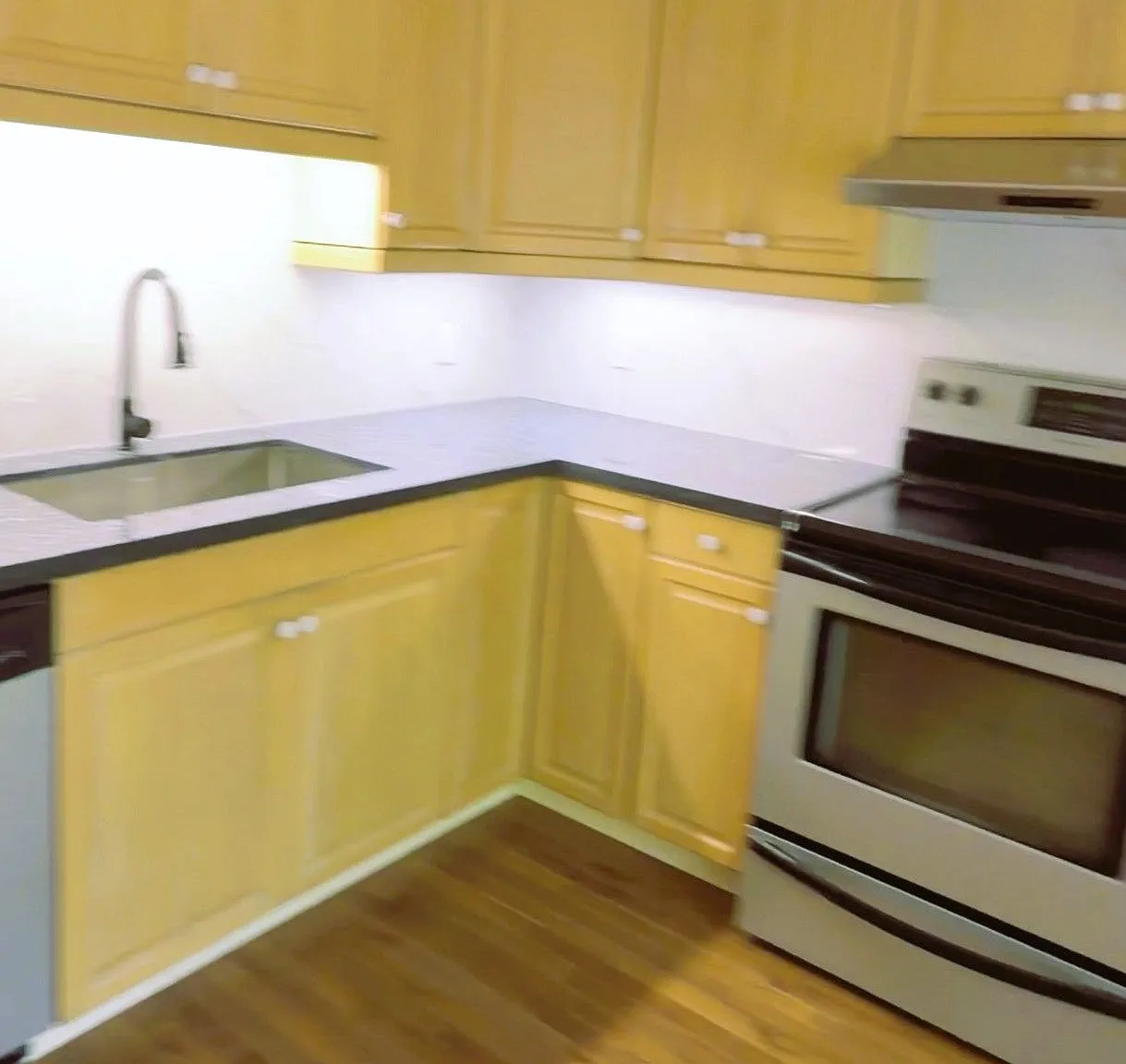 6 bed, $5,000 — Photo 4