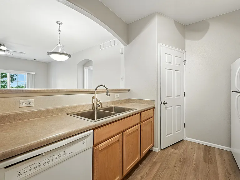 5255 Memphis St #312 — Photo 12